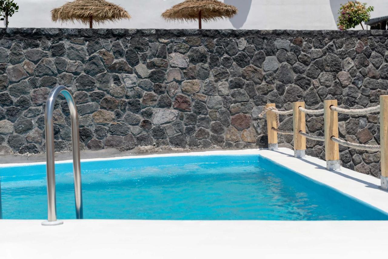 White Dream Suites Fira  Exterior foto